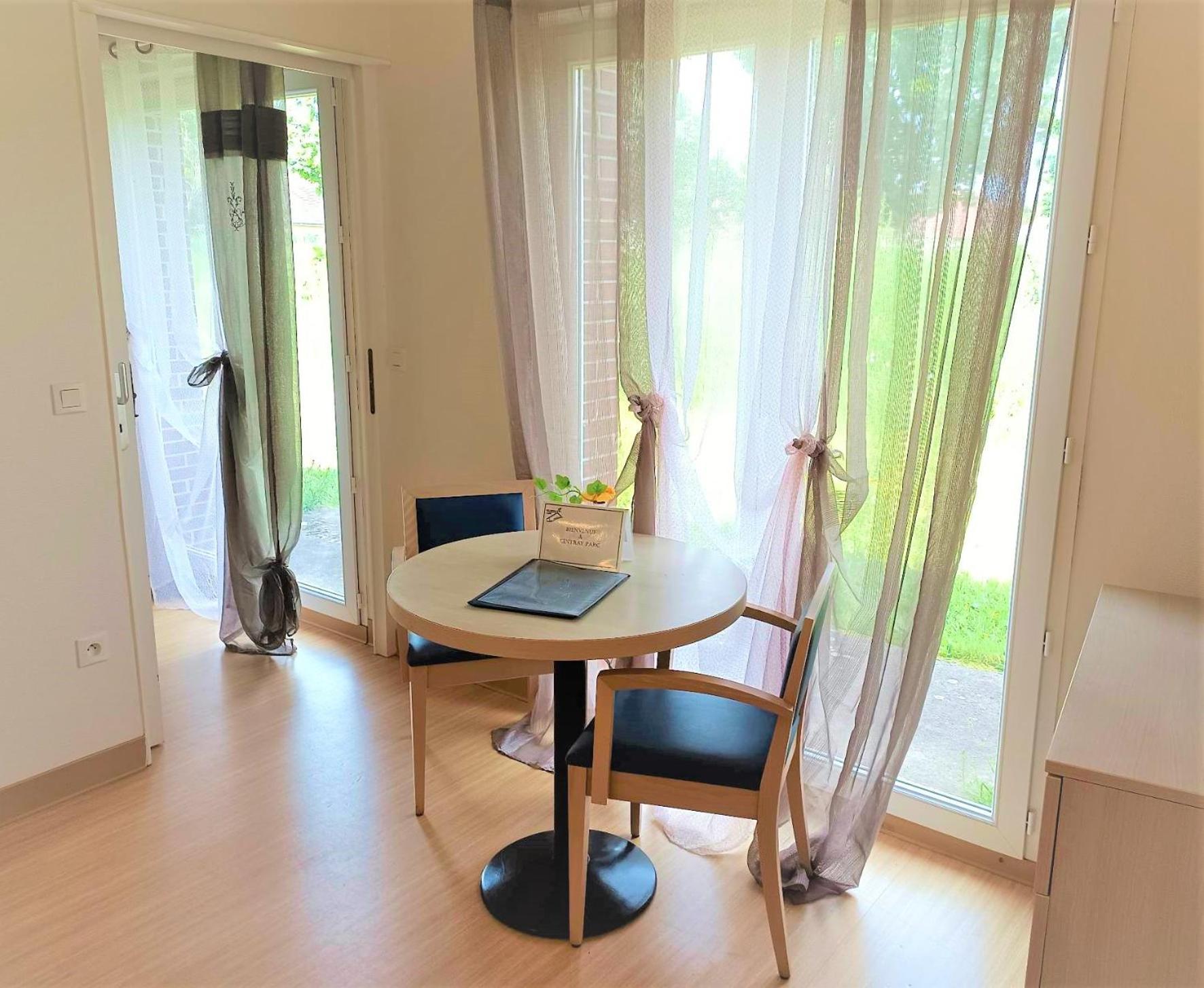 Cintray Parc Residence Breteuil-sur-Iton Экстерьер фото